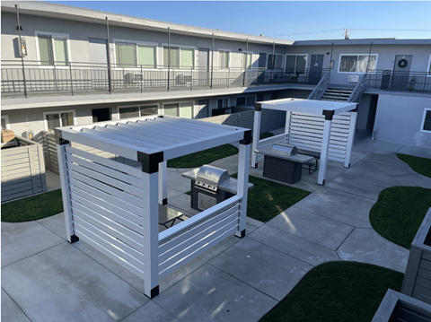 Courtyard La Pat Apartments in Westminster California