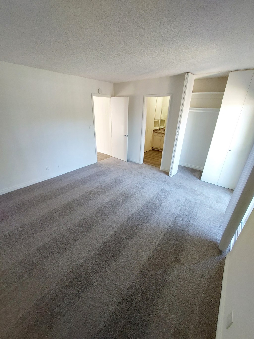 Bedroom at Huntington Cove Apartments