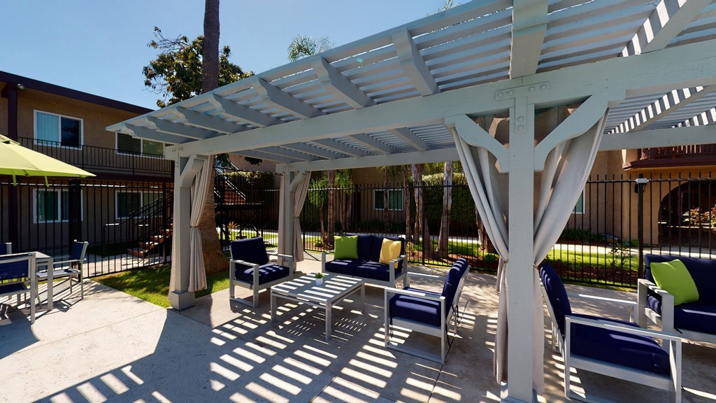 Swimming Pool and Spa at Huntington Cove Apartment Homes in Huntington Beach, California.