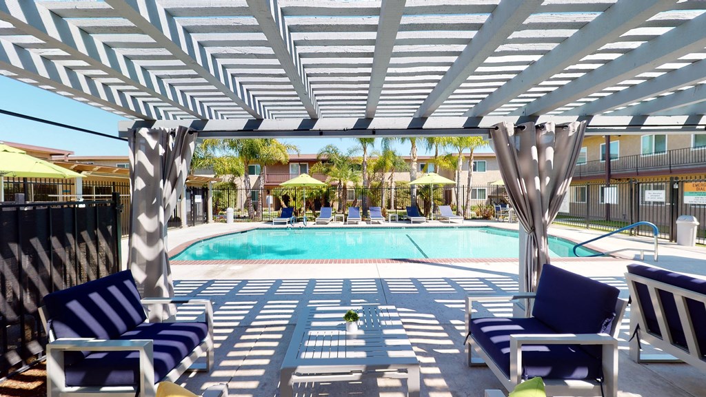 Swimming Pool and Spa at Huntington Cove Apartment Homes in Huntington Beach, California.