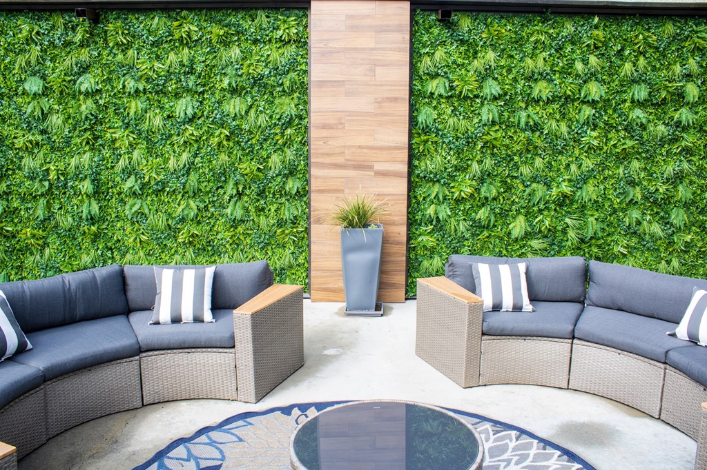 Courtyard at Imperial Apartments in Santa Ana, CA.
