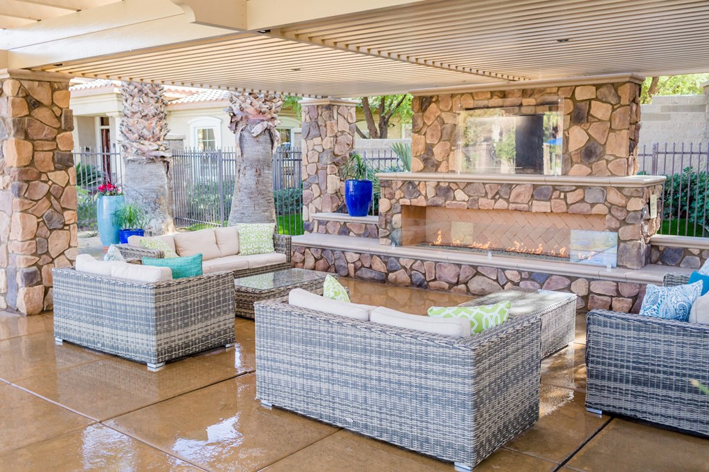 Mediterra Apartment Homes Lifestyle - Outdoor Lounge Area