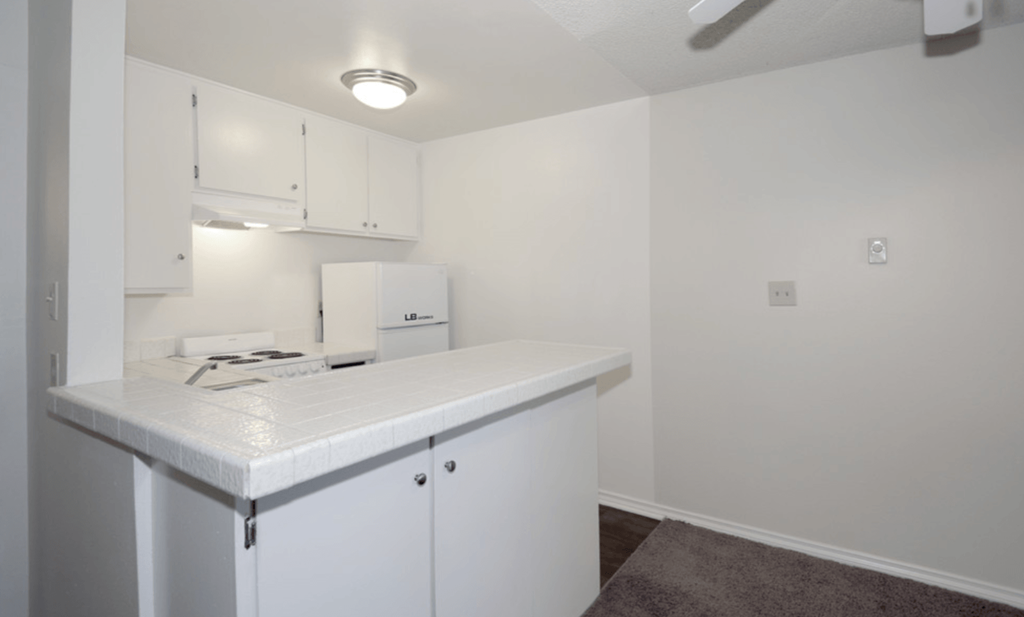 Paradise Gardens Apartments in Long Beach California