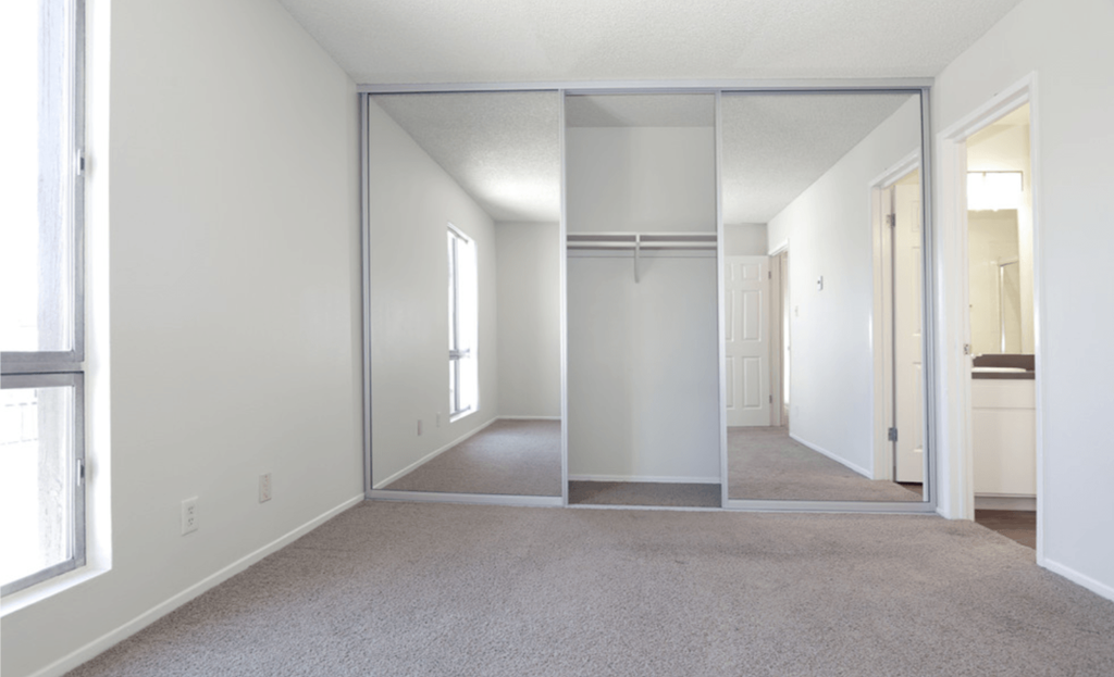 Paradise Gardens Apartments in Long Beach California