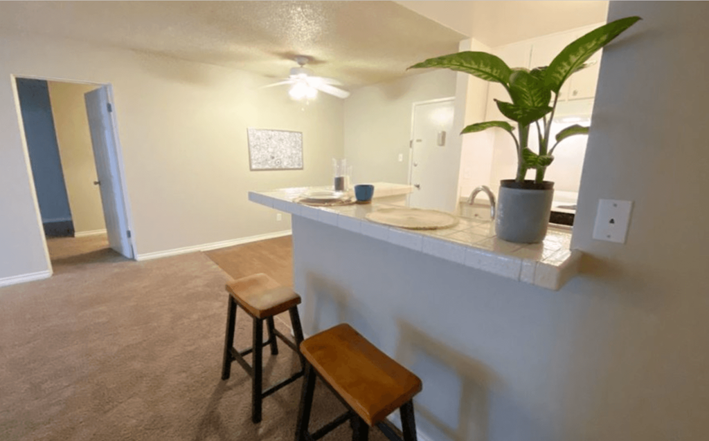 Paradise Gardens Apartments in Long Beach California