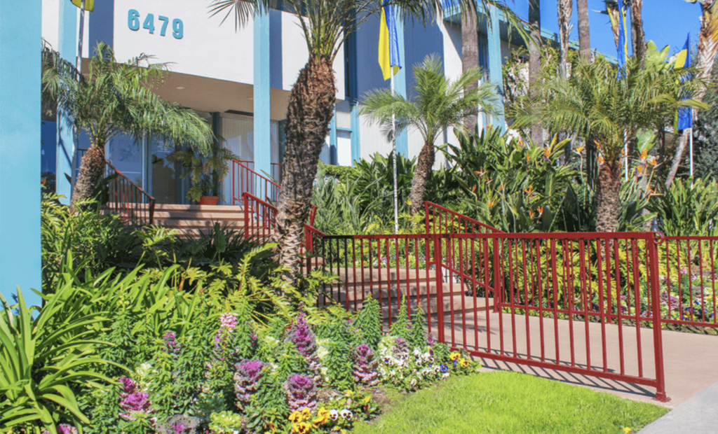 Paradise Gardens Apartments in Long Beach California