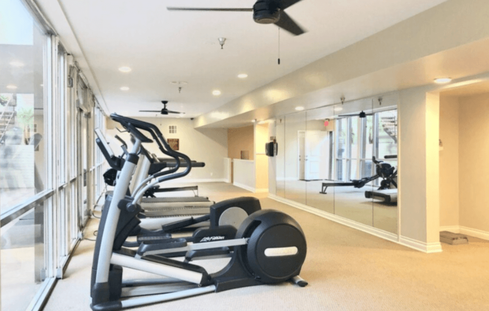 Paradise Gardens Apartments in Long Beach California