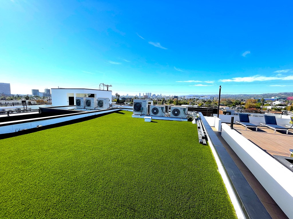 The Fairfax Apartments in Los Angeles featuring pet friendly luxury one bedroom and studios.