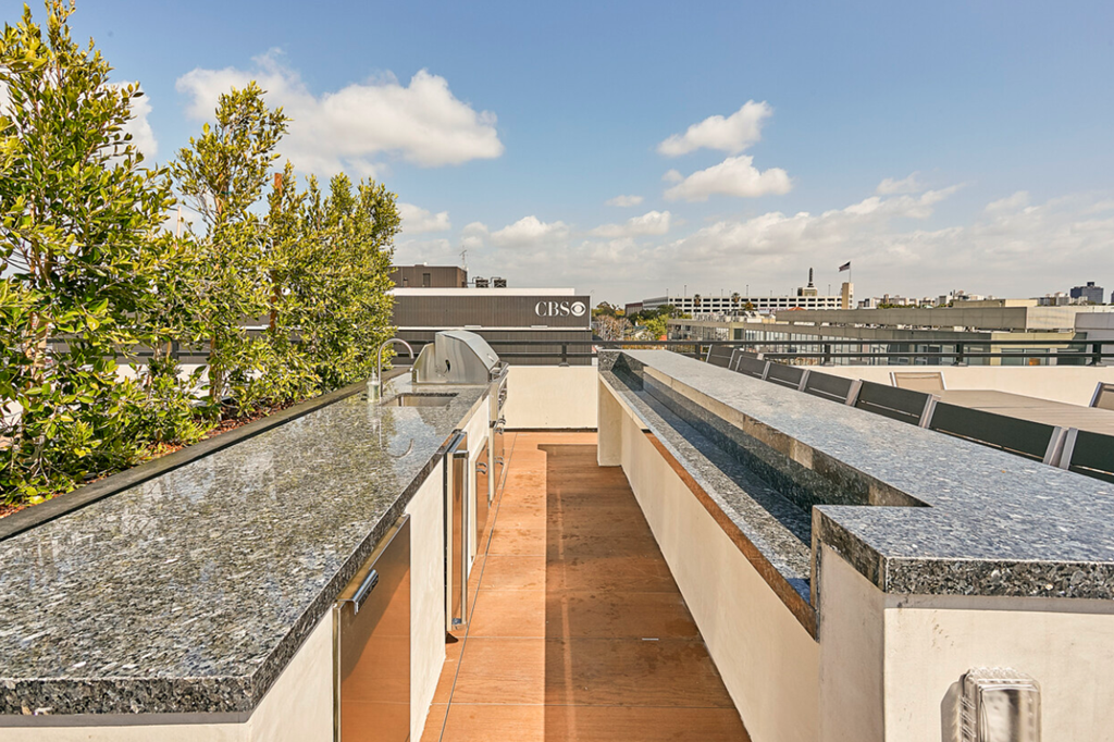 The Fairfax Luxury Brande New Pet Friendly Apartment Homes Los Angeles Grove California