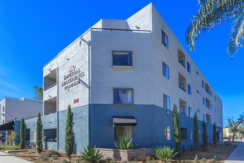 Imperial Apartments in Santa Ana, CA. Exterior Building View