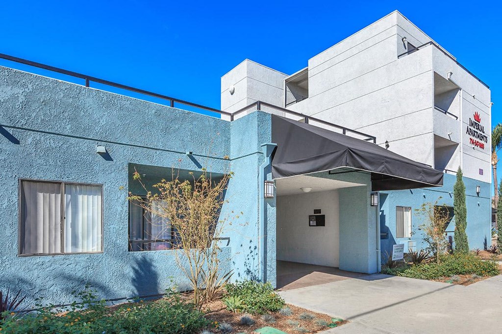 Exterior Building View Of Imperial Apartments in Santa Ana, CA.