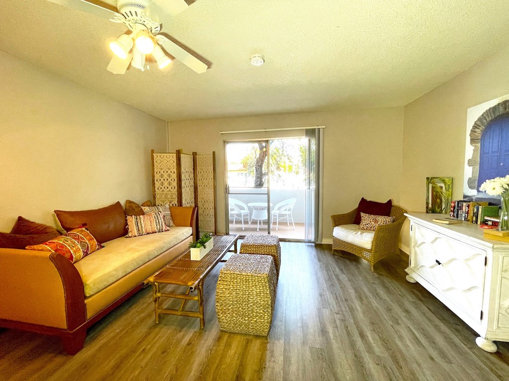 Spacious Studio Apartment in Paradise Gardens at Long Beach California.