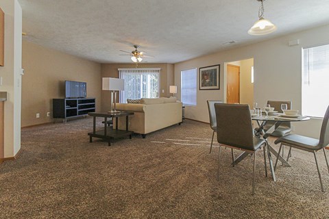 Pembrook Place Apartments Rockford, IL Living Room III