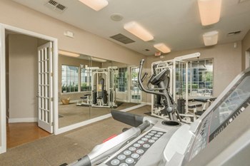 7550 Country Club Drive 1-3 Beds Apartment for Rent - Photo Gallery 6