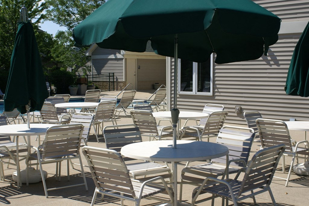 Pembrook Place Apartments Rockford, IL Pool Seating