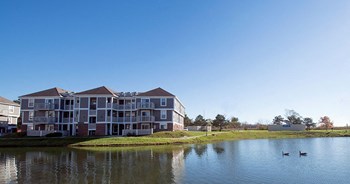 Ashbrooke Apartments Exterior Lake - Photo Gallery 2