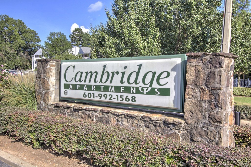 Cambridge Apartments Flowood MS Welcome Sign