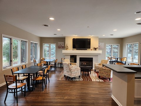 Pembrook Place Apartments Rockford, IL Clubhouse Interior II