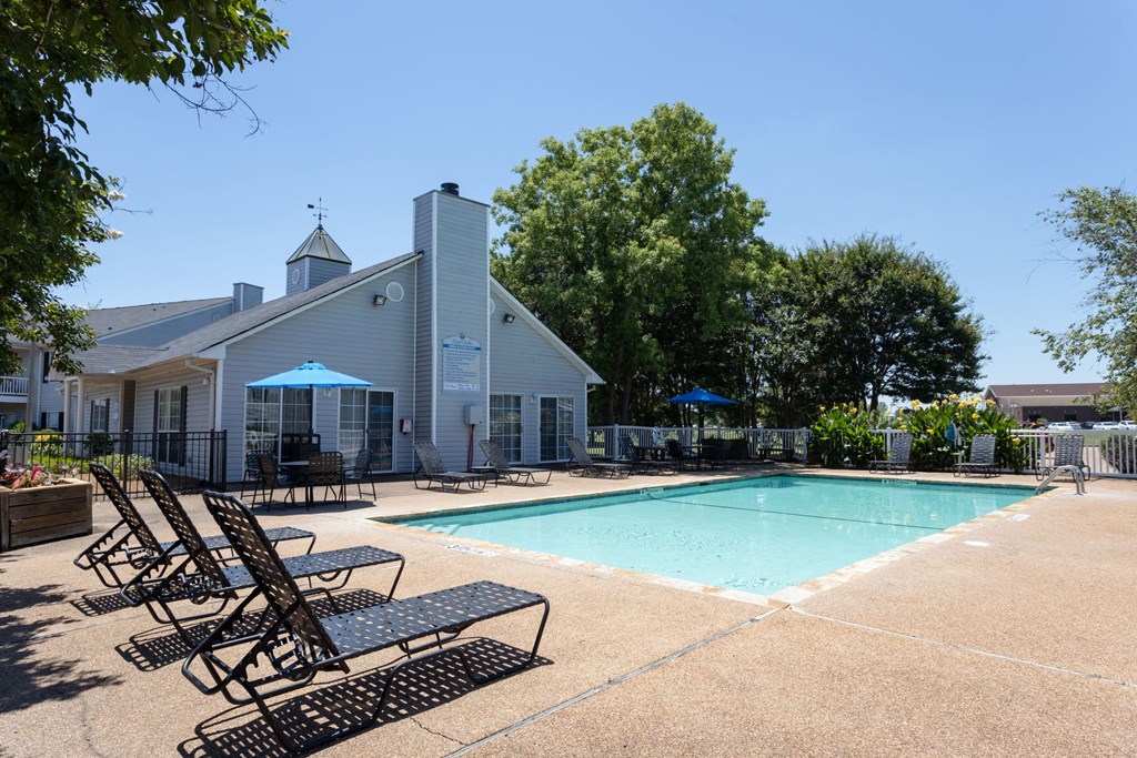 Cottonwood Apartments Greenville, MS Swimming Pool II