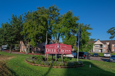 Deer Cross Apartments Lufkin, TX Entrance and Sign