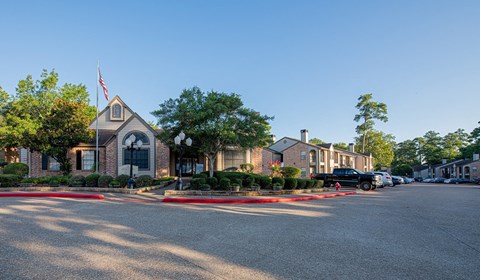 Deer Cross Apartments Lufkin, TX Leasing Office Exterior II