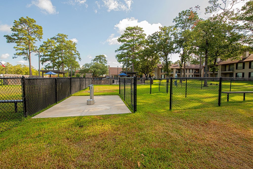 Deer Wood Apartments Bark Park II