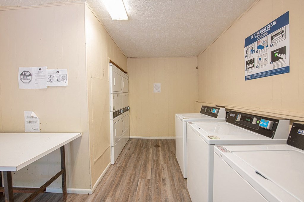 Deer Wood Apartments Laundry Facility