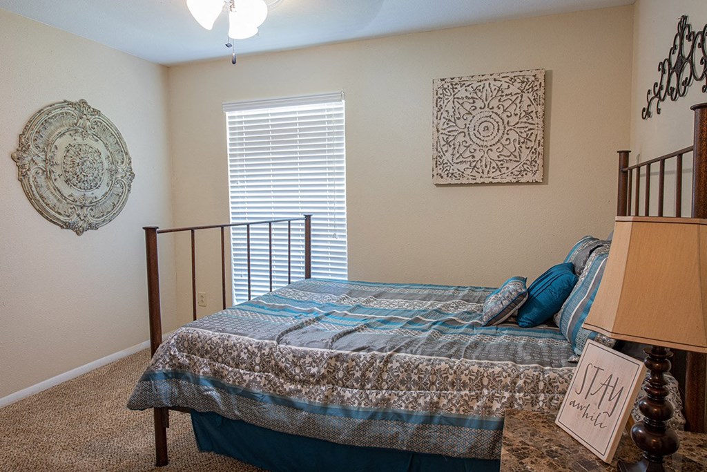 Deer Wood Apartments Main Bedroom