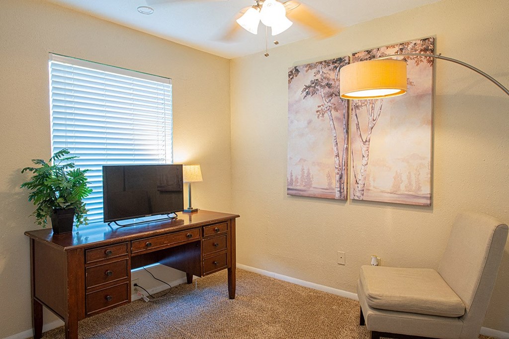 Deer Wood Apartments Second Bedroom