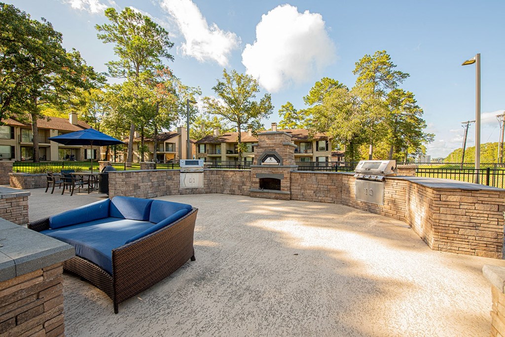 Deer Wood Apartments Outdoor Kitchen II