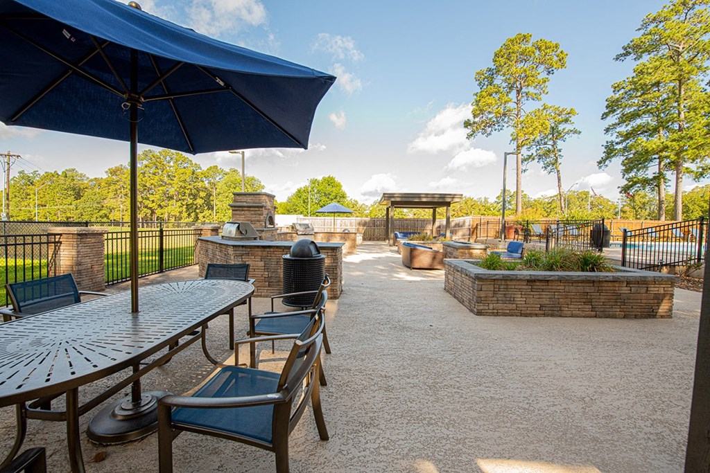 Deer Wood Apartments Picnic Area