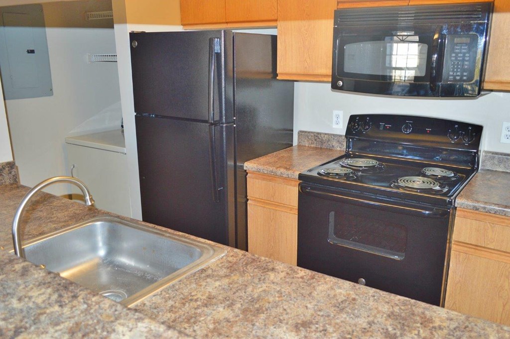 Willows of Coventry Apartments Kitchen Willows of Coventry Apartments Kitchen