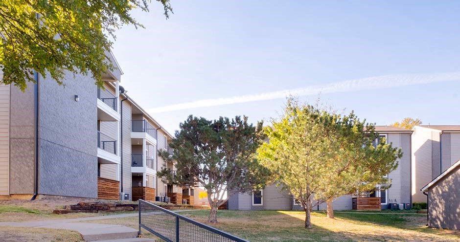 Huntington Pointe Apartments Exterior III