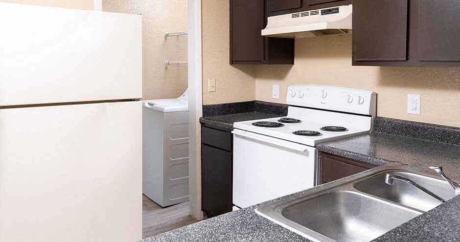 Huntington Pointe Apartments Interior Kitchen II