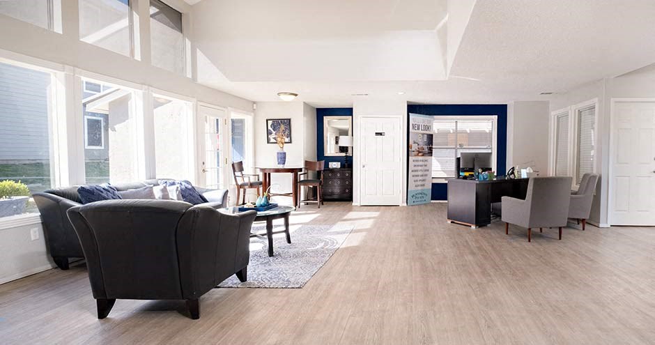 Huntington Pointe Leasing Office Seating Area II