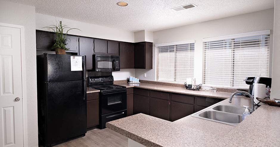 Huntington Pointe Leasing Office Kitchen