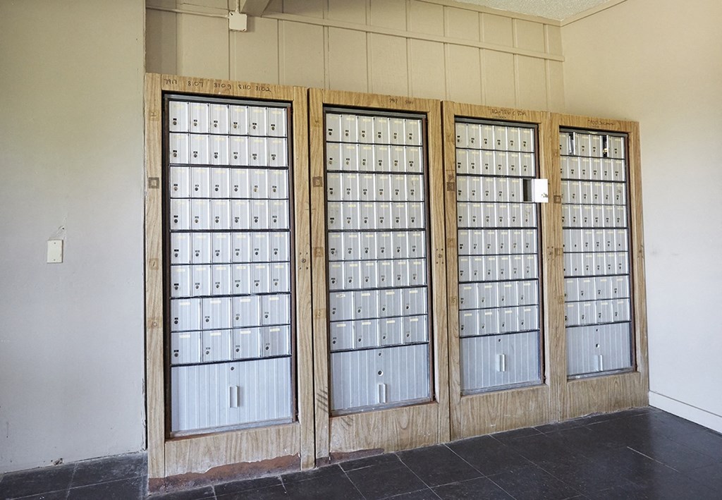 Park Meadows Apartments Kansas City Mailboxes