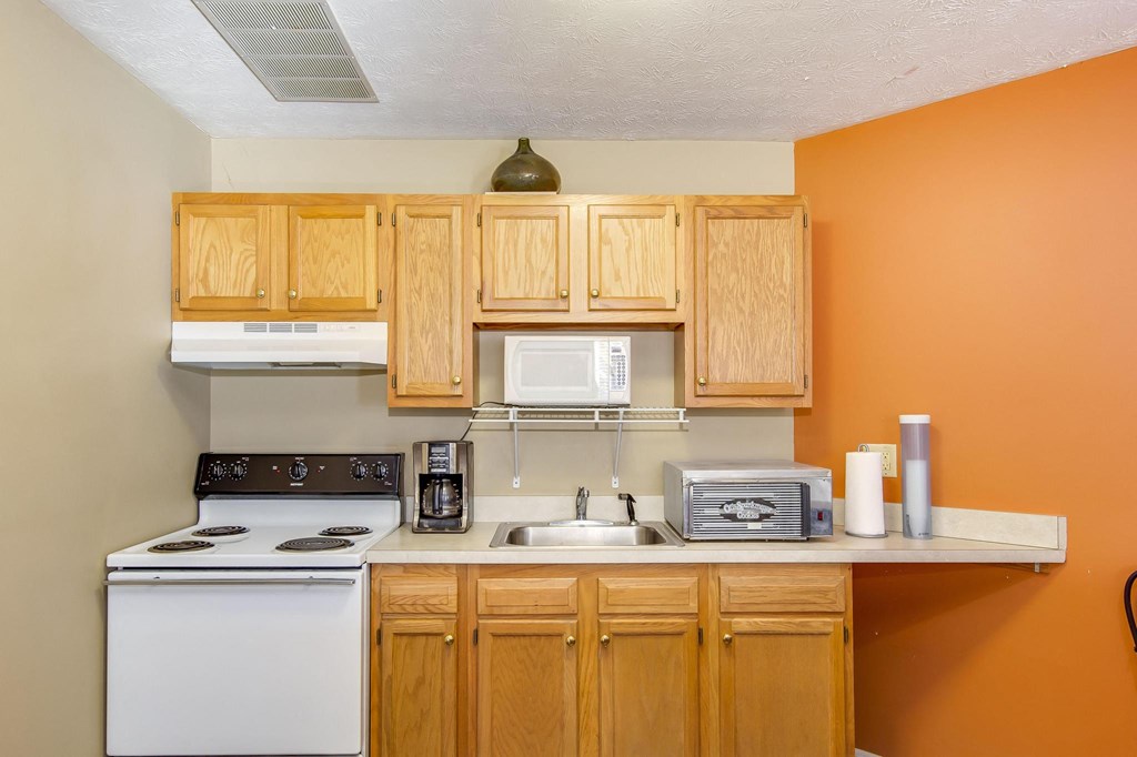 Meadows at Green Tree Apartments in Clarksville, IN Leasing Office Interior II