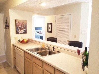 Oakbrook Court Breakfast Bar II