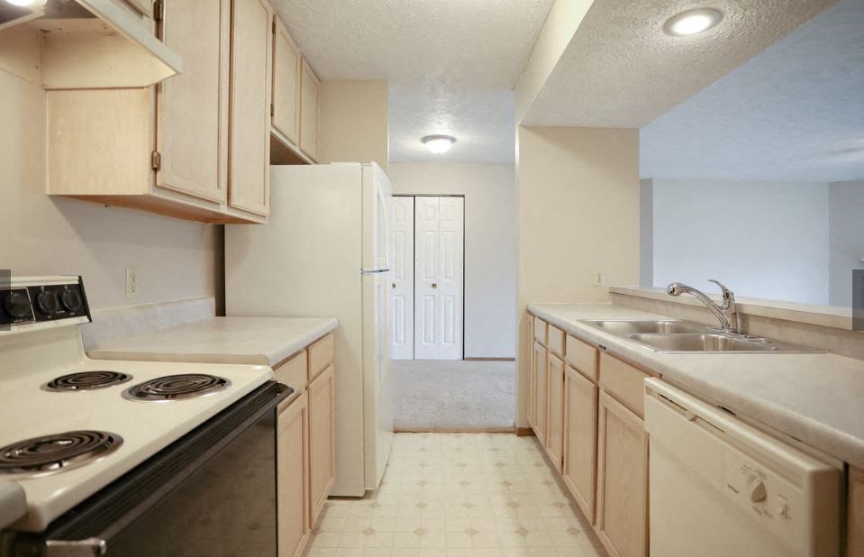Oakbrook Court Kitchen II