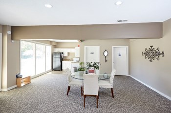 Park Meadows Apartments Kansas City MO Leasing Office Seating Areas - Photo Gallery 6