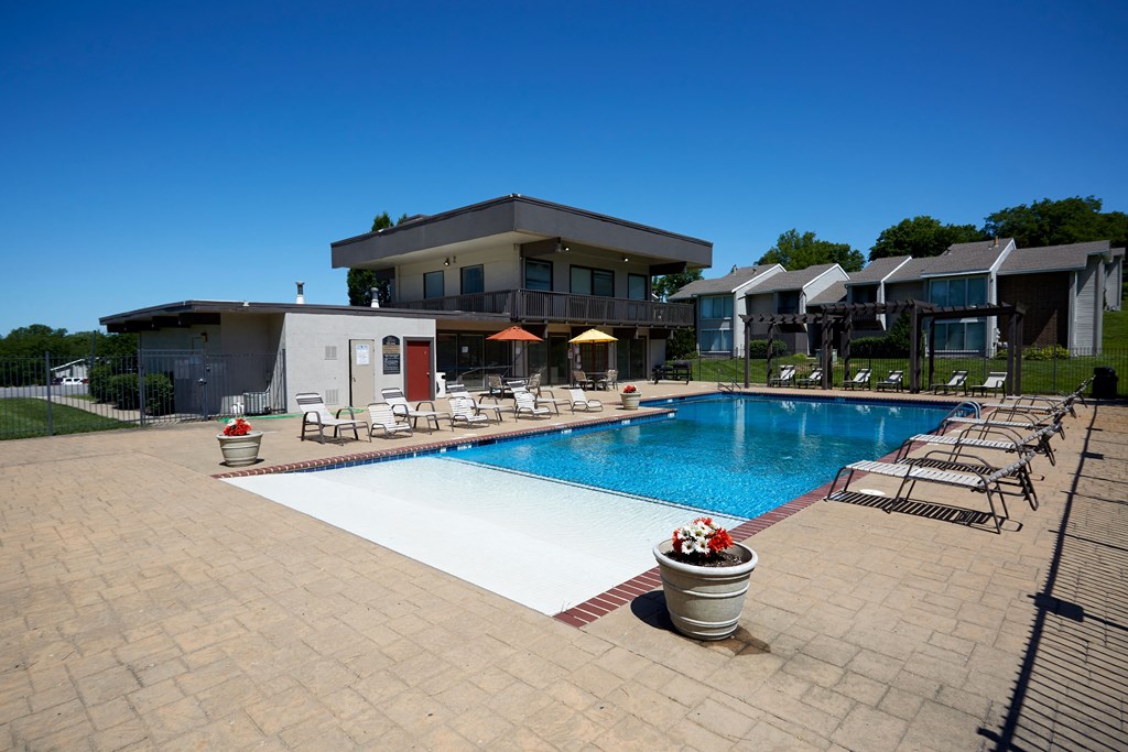 Park Meadows Apartments Kansas City Swimming Pool II