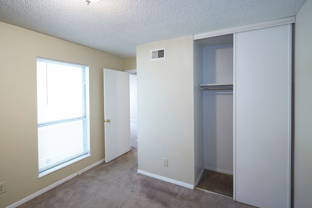 Park Meadows Apartments Kansas City MO Bedroom II