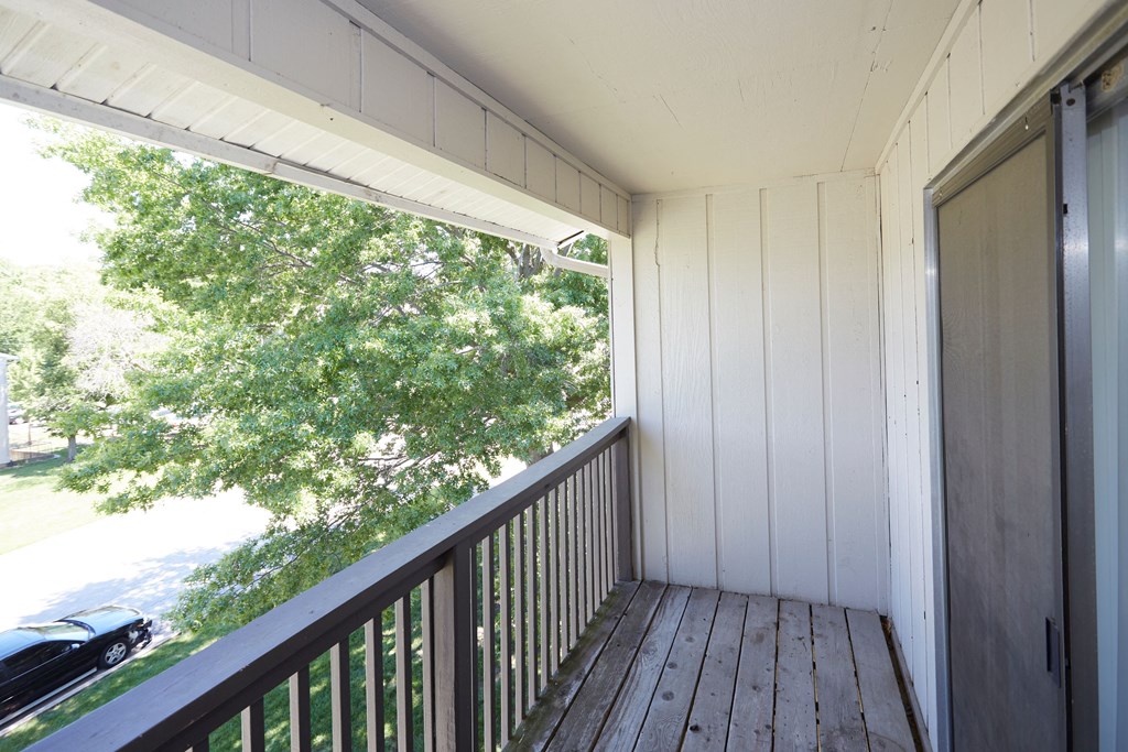 Park Meadows Apartments Kansas City MO Balcony