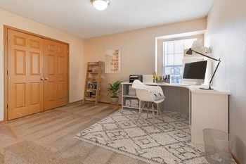 Patriot Pointe Townhomes Junction City, KS Furnished Office or Second Bedroom - Photo Gallery 3