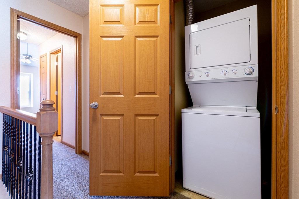Patriot Pointe Townhomes Junction City, KS Washing Machine and Dryer