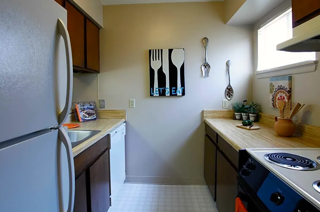Sturbridge Townhouses Kitchen