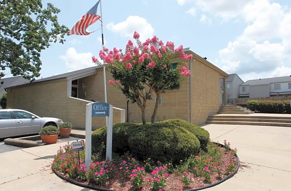 Sturbridge Townhouses Leasing Office