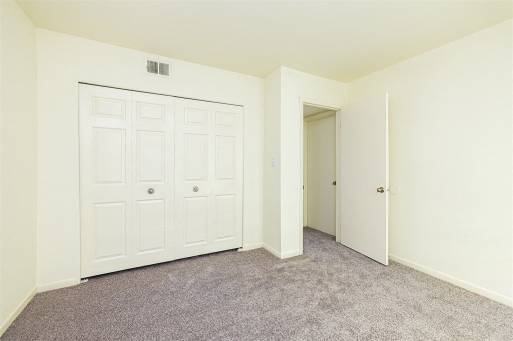 Woodscape Apartments Upgraded Bedroom III