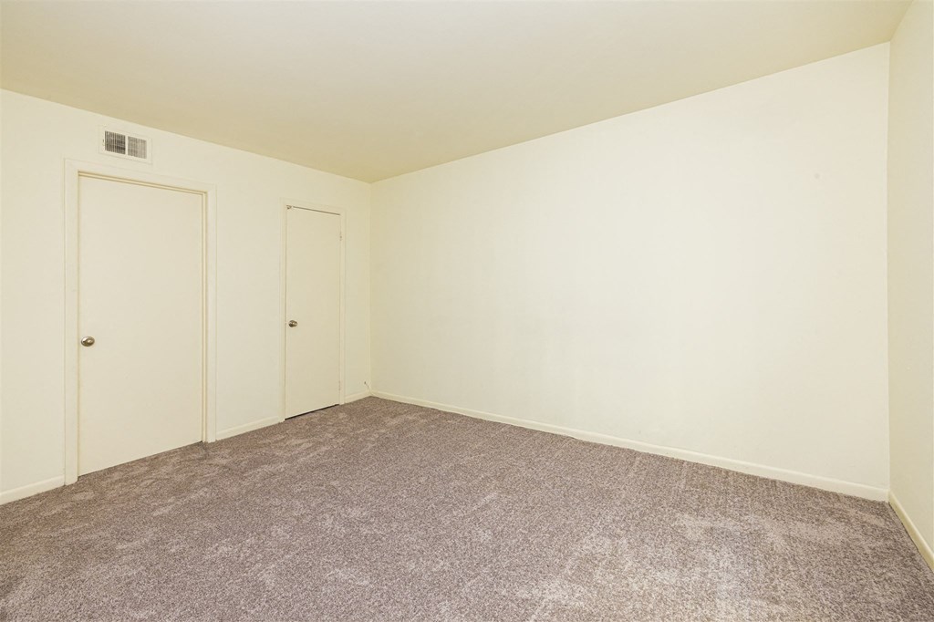 Woodscape Apartments Main Bedroom